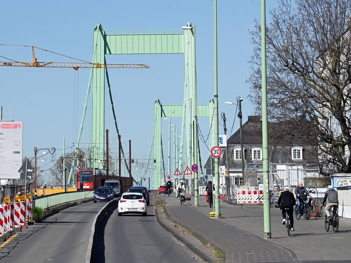 Die Generalsanierung der denkmalgeschützten Mülheimer Brücke läuft seit April 2018.