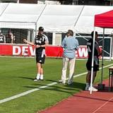 Rewe-Boss Lionel Souque hat dem 1. FC Köln im Trainingslager einen Besuch abgestattet.