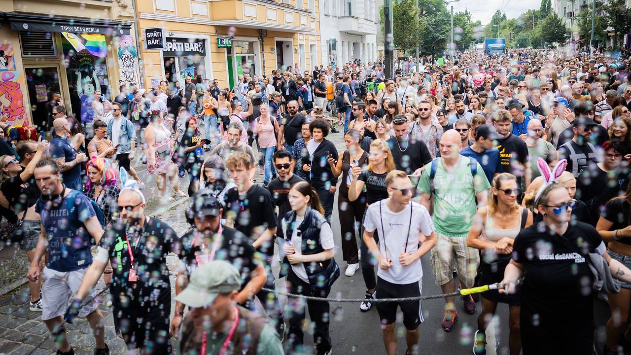 Technoparade „Zug der Liebe“ in Berlin