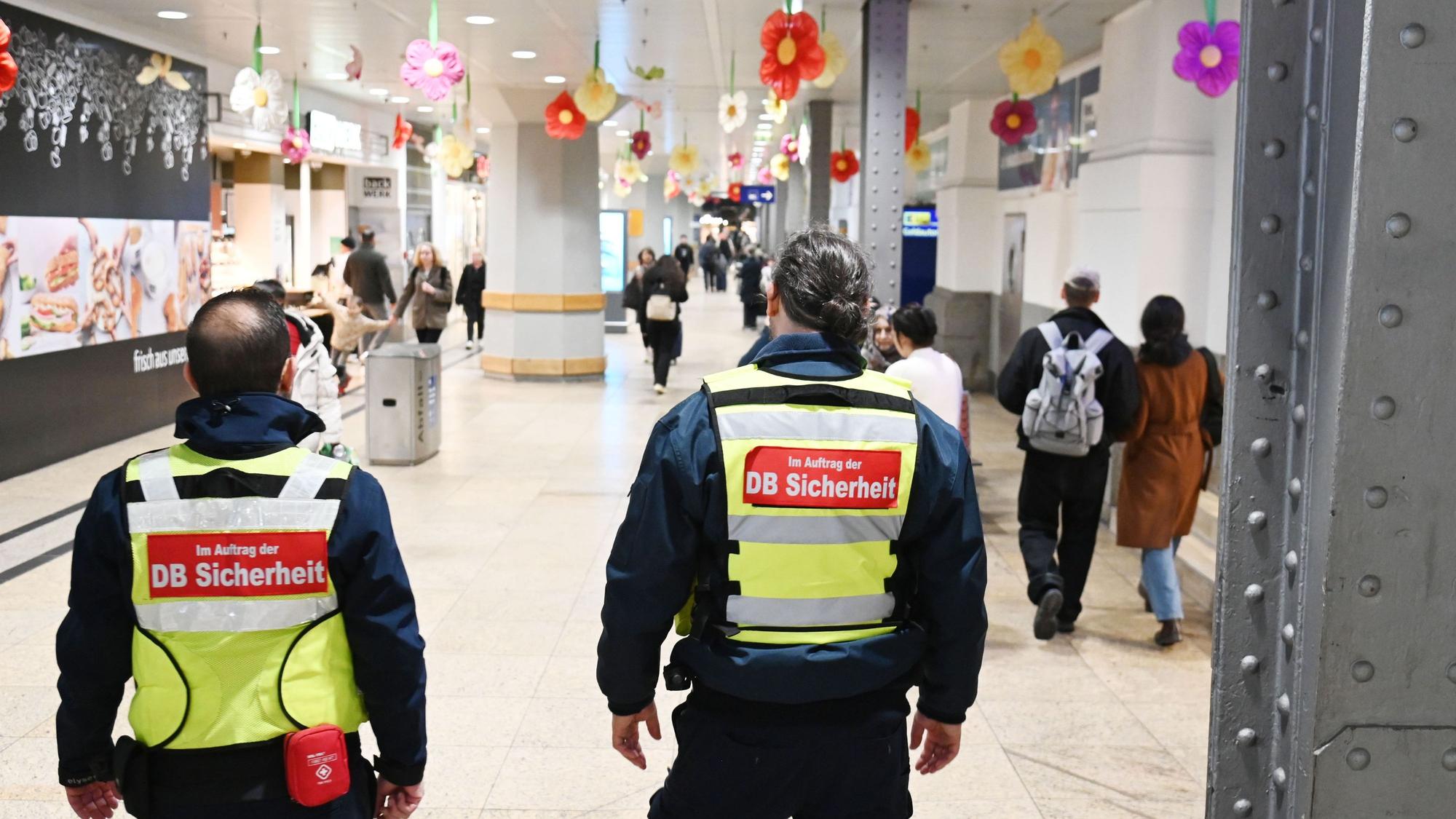 Im Hauptbahnhof gilt jetzt ein Alkoholverbot. Die DB Sicherheit soll es umsetzen.