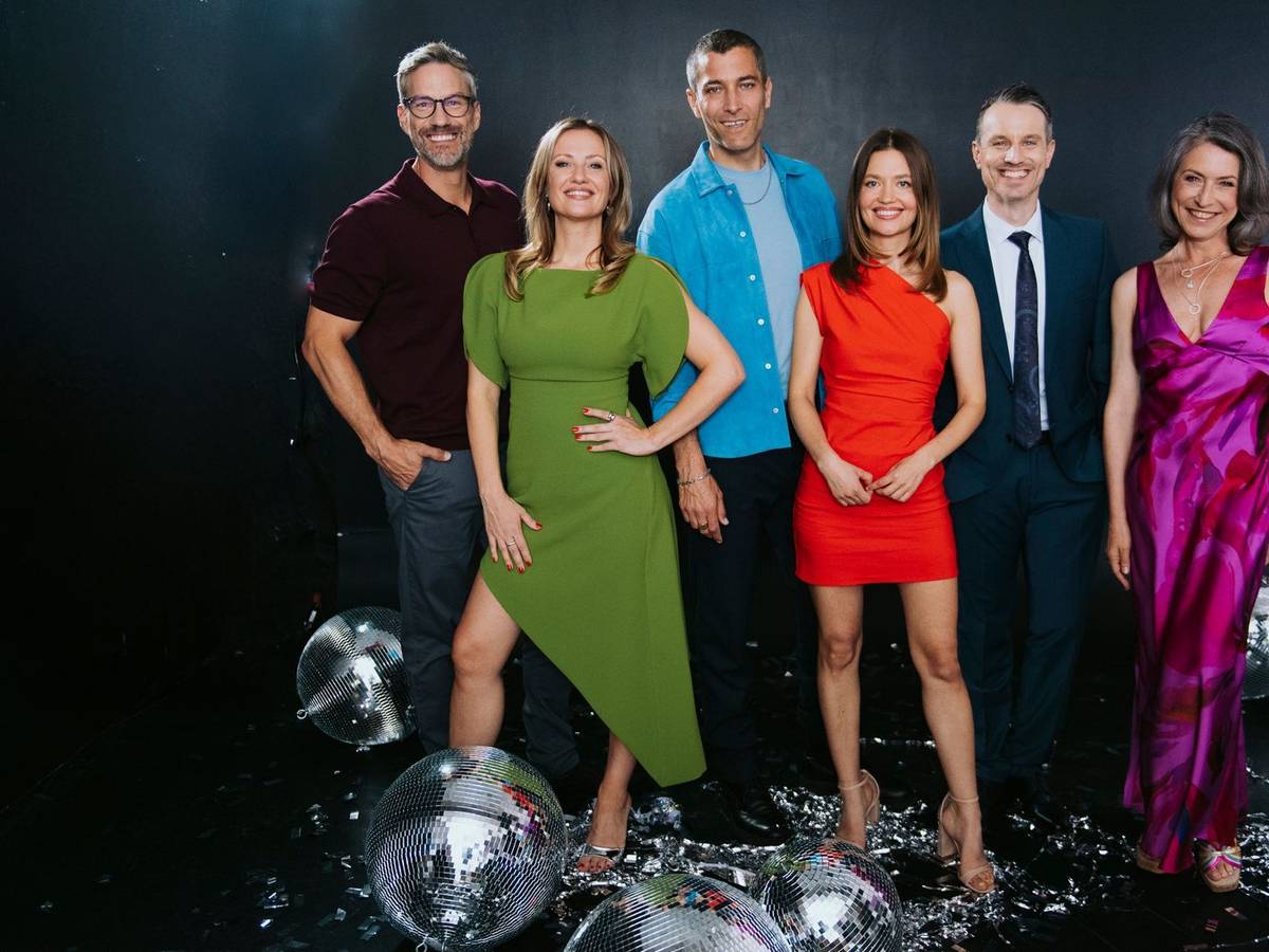 „Alles was zählt“ feiert 20-jähriges Jubiläum. Auf dem Foto, von links: Stefan Bockelmann, Ania Niedieck, Florian Thunemann, Amrei Haardt, Marc Dumitru, Berrit Arnold. (Bild: RTL / Julia Feldhagen)