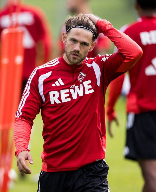 Jan Thielmann trainiert im Trainingslager.