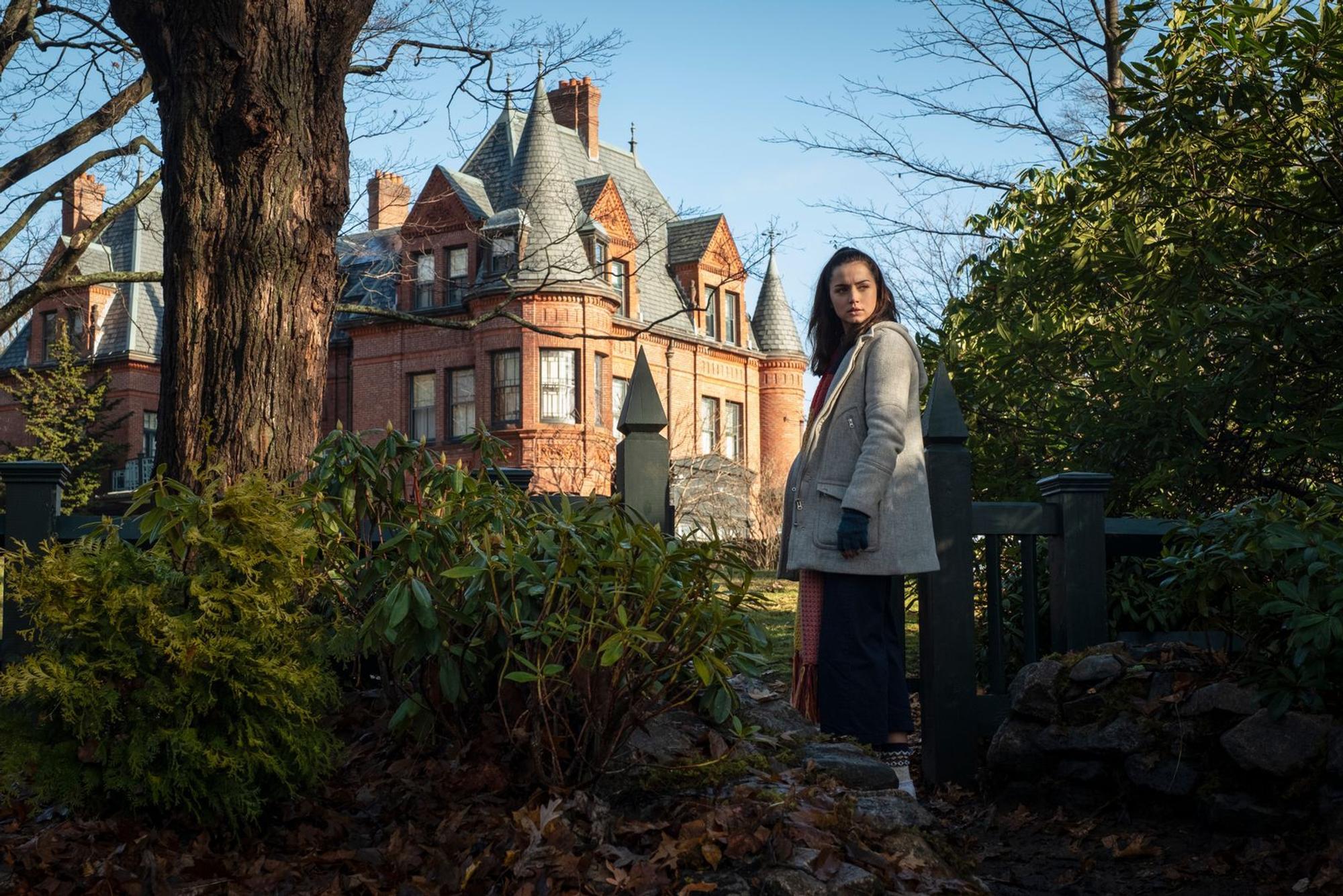 Die Krankenschwester Marta (Ana de Armas) findet den Familienpatriarch eines Morgens tot in seinem Zimmer. (Bild: ARD Degeto/2018 MRC II Distribution Company L.P. All rights reserved)