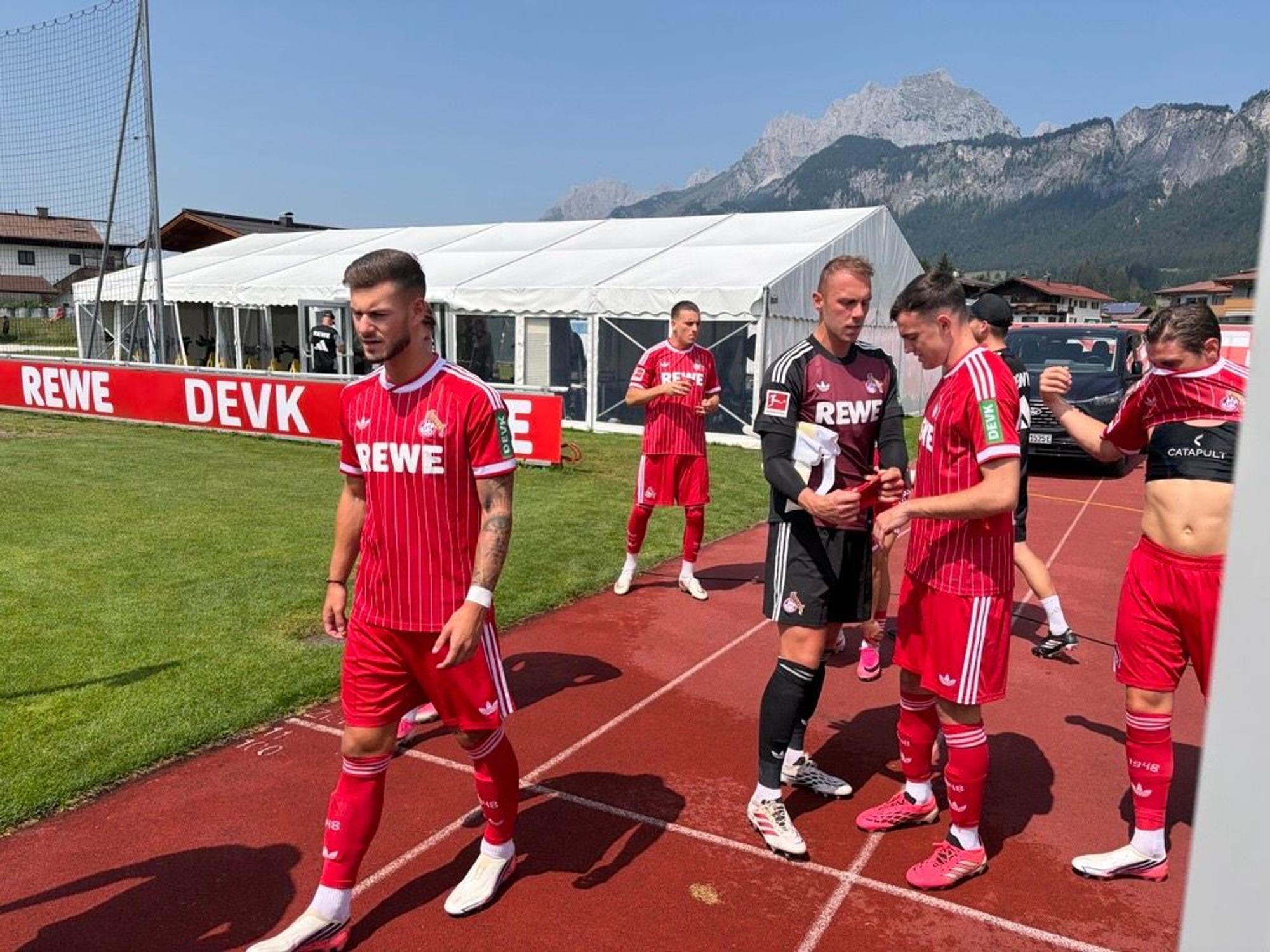Die FC-Profis vor dem Test gegen Hertha BSC.