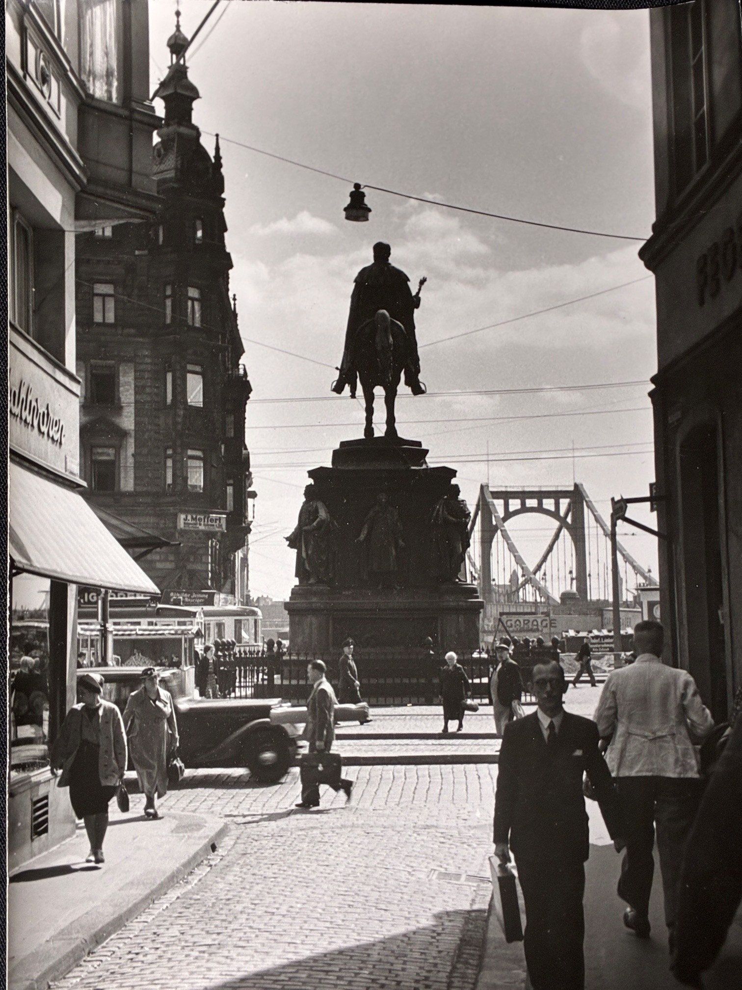 Straßenszene am Heumarkt, historisch