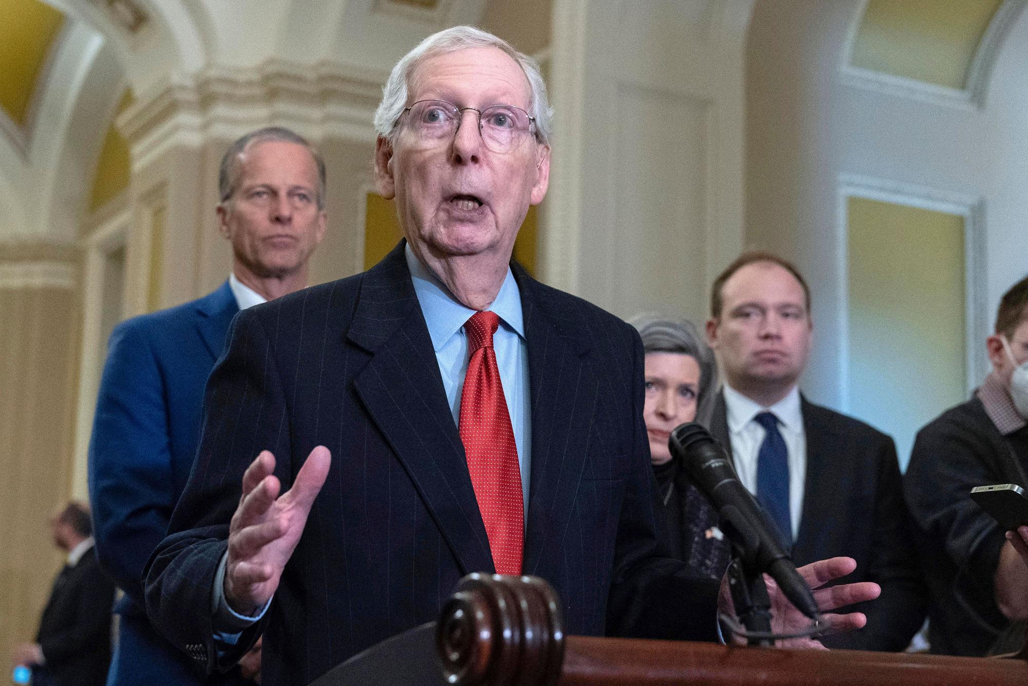 Mitch McConnell, damals Führer der republikanischen Minderheit im Senat, spricht während einer Pressekonferenz zum Thema Grenzsicherheit.