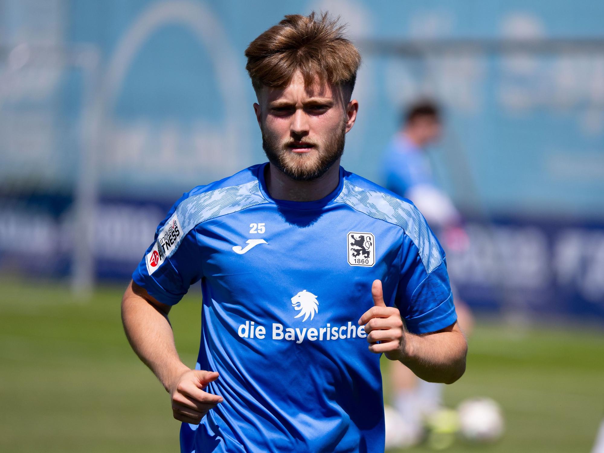 Mathew Collins beim Training in Aktion.