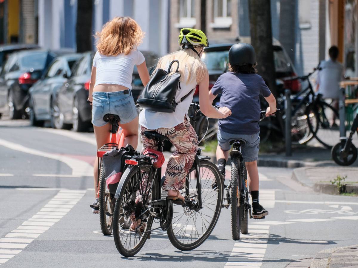 Eine Radfahrerin ist in Bonn-Graurheindorf brutal überfallen und ausgeraubt worden. (Symbolfoto)
