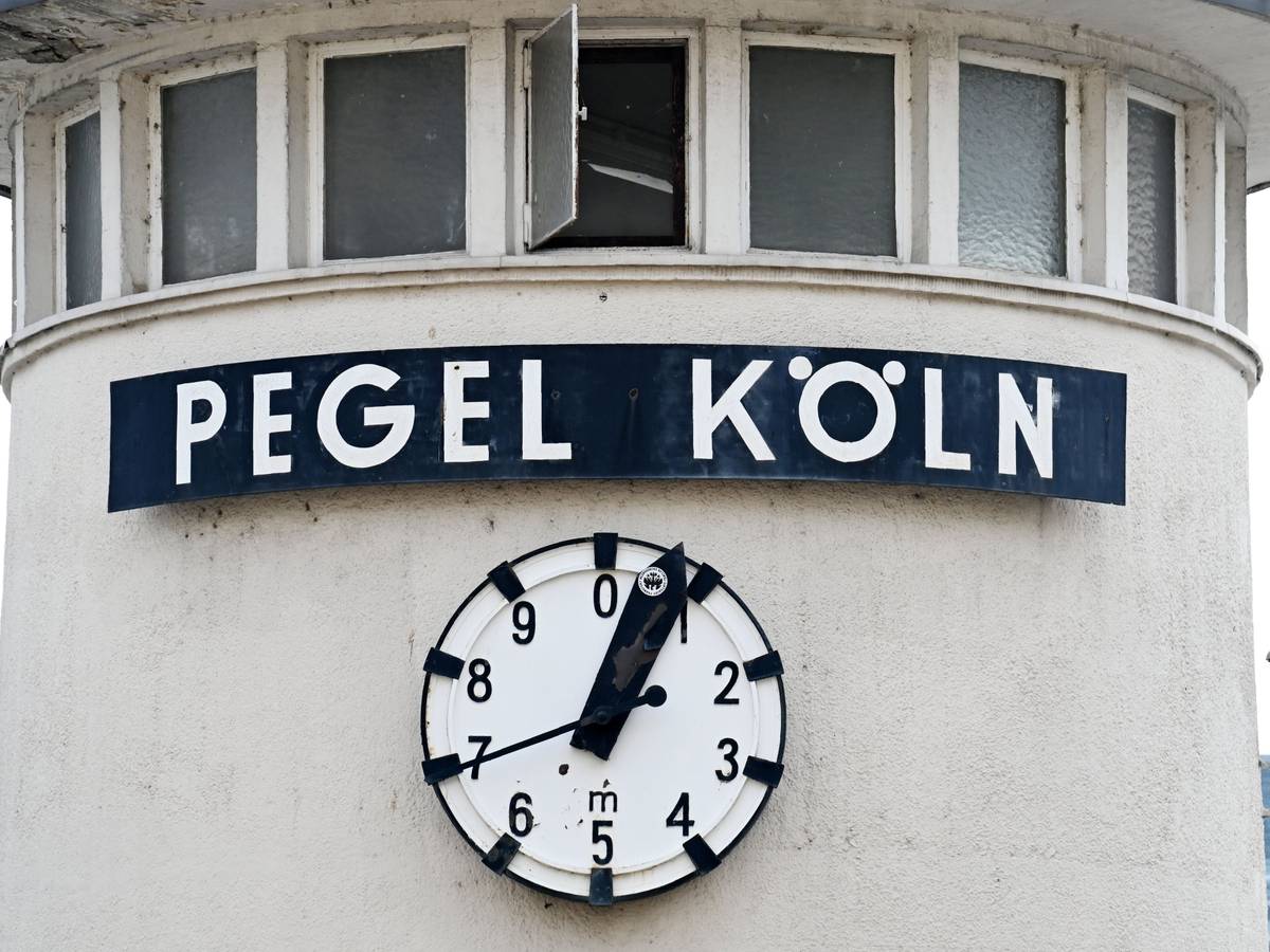 Der Rhein führt extremes Niedrigwasser, die Trockenheit der letzten Monate sorgt für neue Rekord-Tiefstände. (Archivbild)