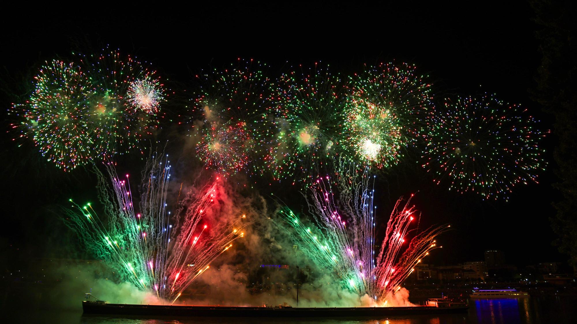 Feuerwerk bei den Kölner Lichtern.