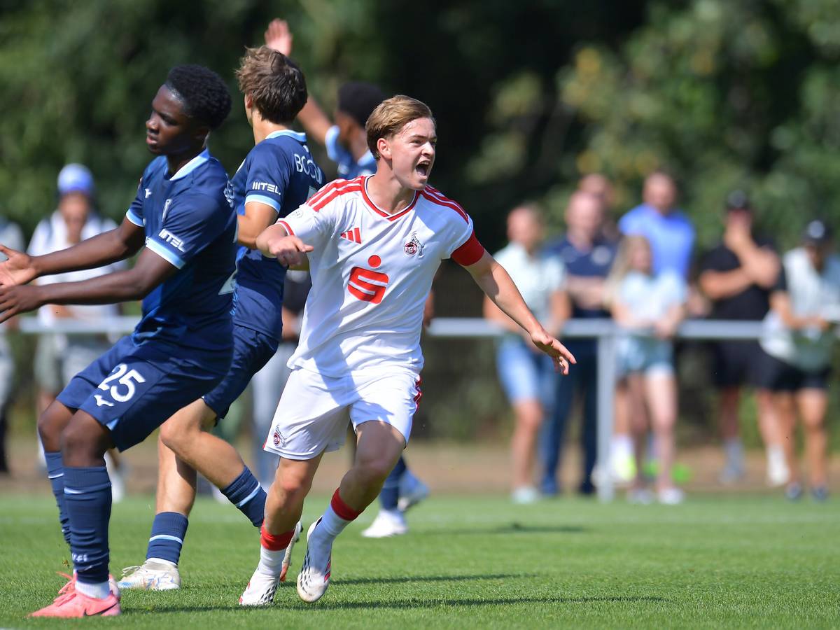 Benjamin Ley bejubelt seinen Treffer zum 1:0 für den 1. FC Köln beim VfL Bochum.
