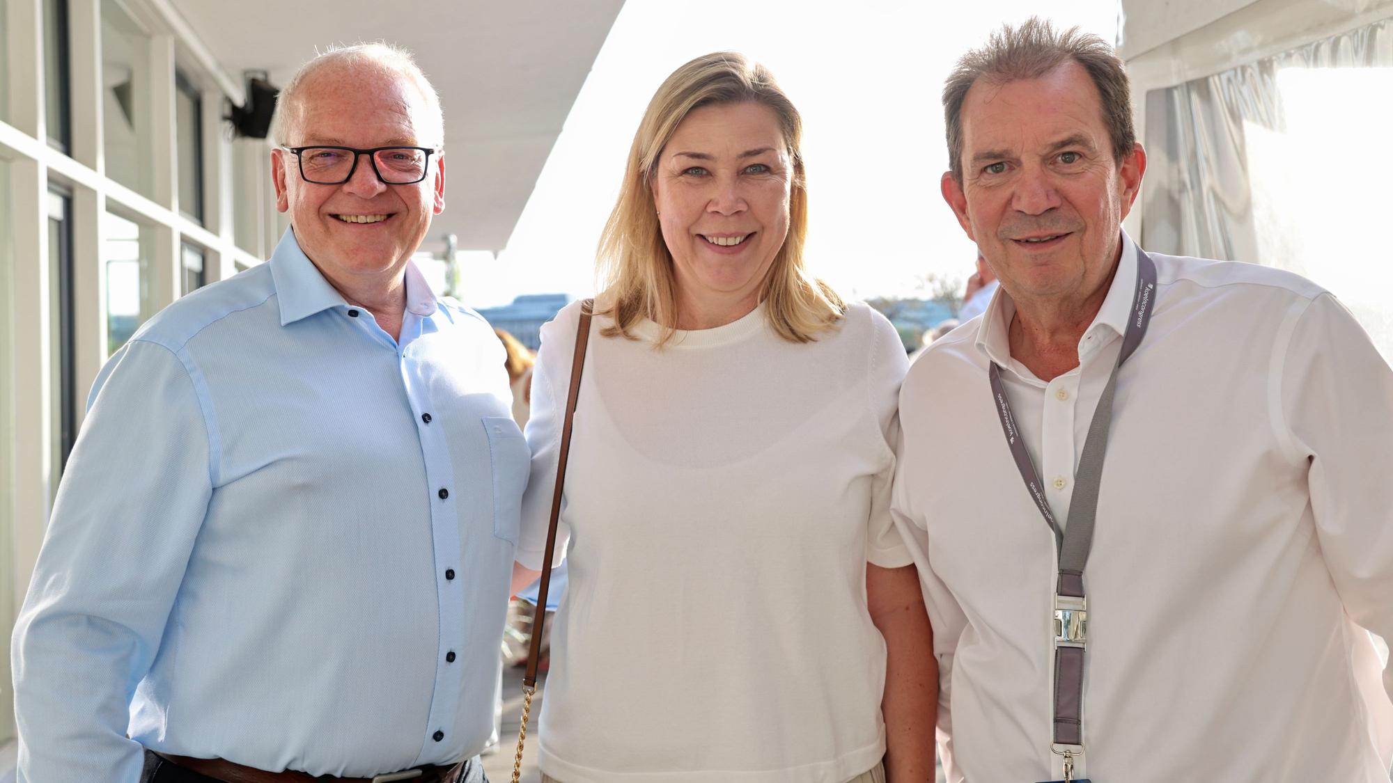 Johannes Hermanns mit Ehefrau Uta und Ralf Nüsser.