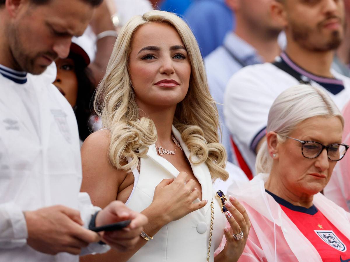 Megan Pickford auf der Tribüne.