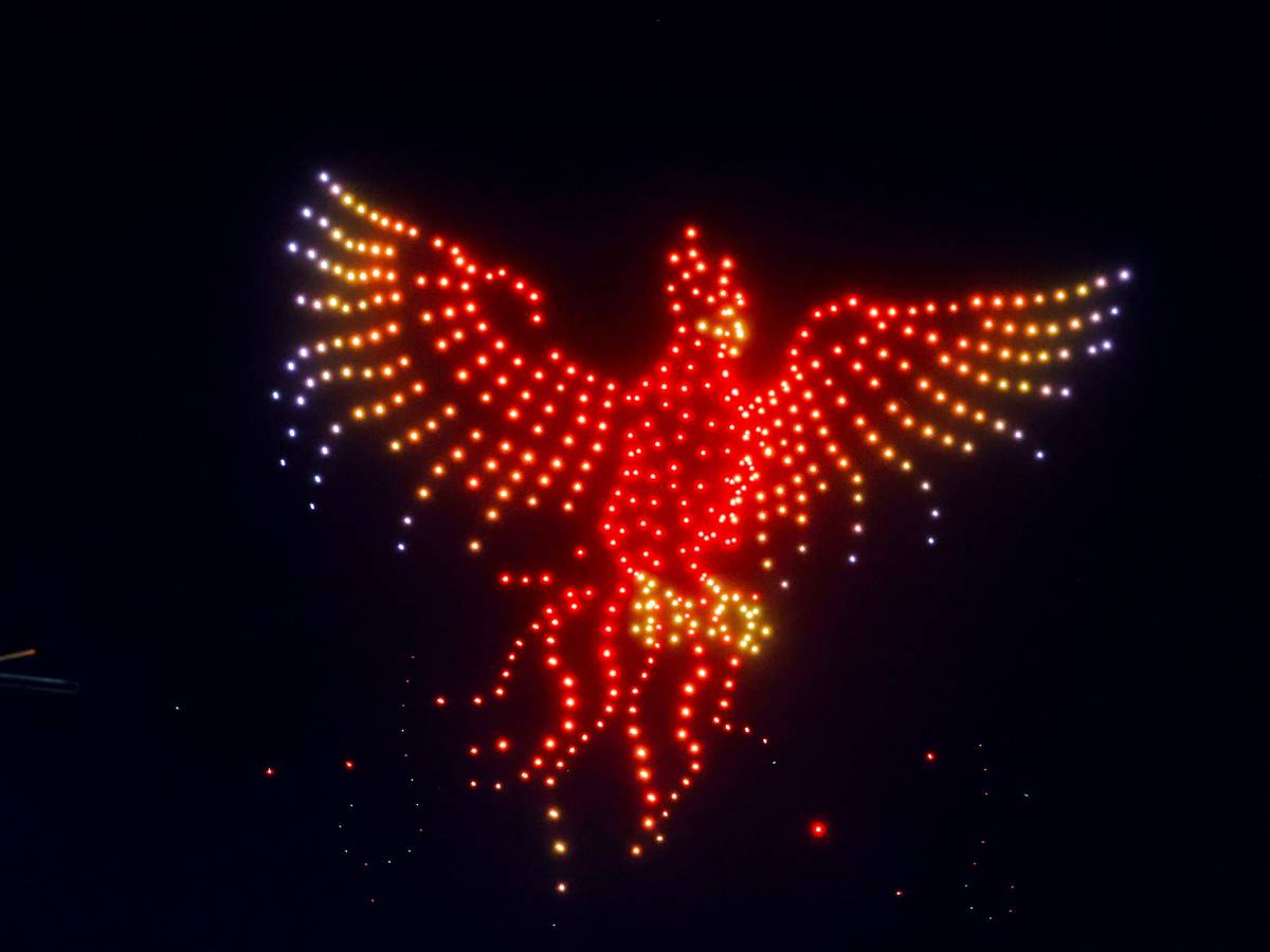 Drohnenshow bei den Kölner Lichtern.