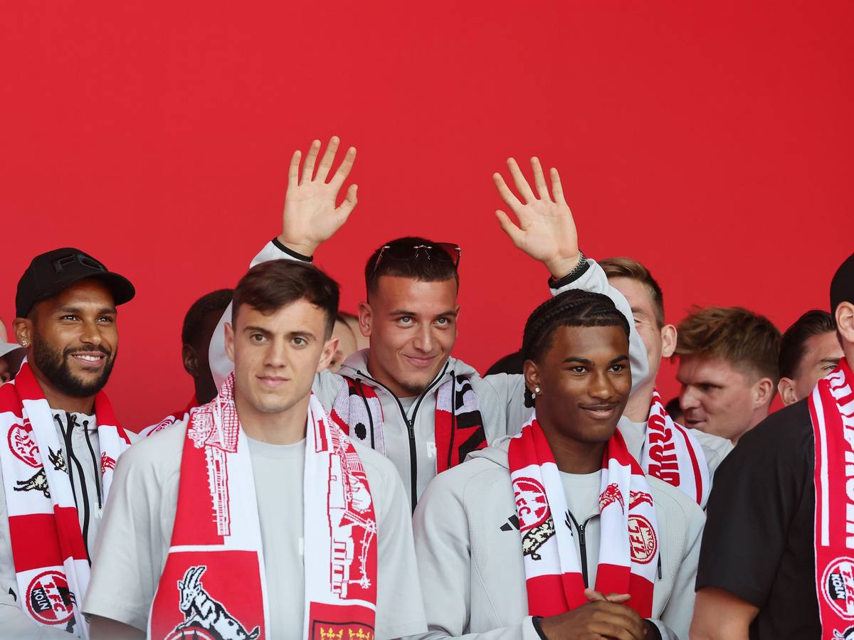 Linton Maina, Paul Okon-Engstler, Said El Mala und Reagan Heskey (v. l.) 1. FC Köln.