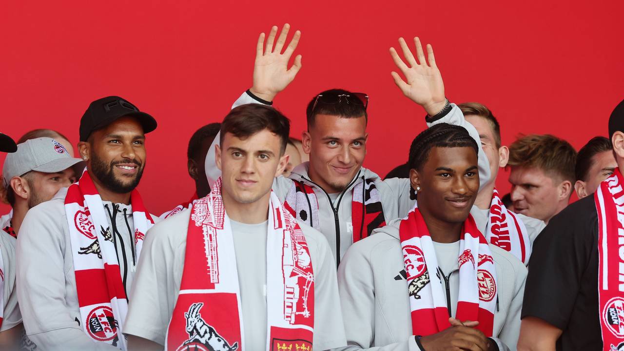 Linton Maina, Paul Okon-Engstler, Said El Mala und Reagan Heskey (v. l.) 1. FC Köln.