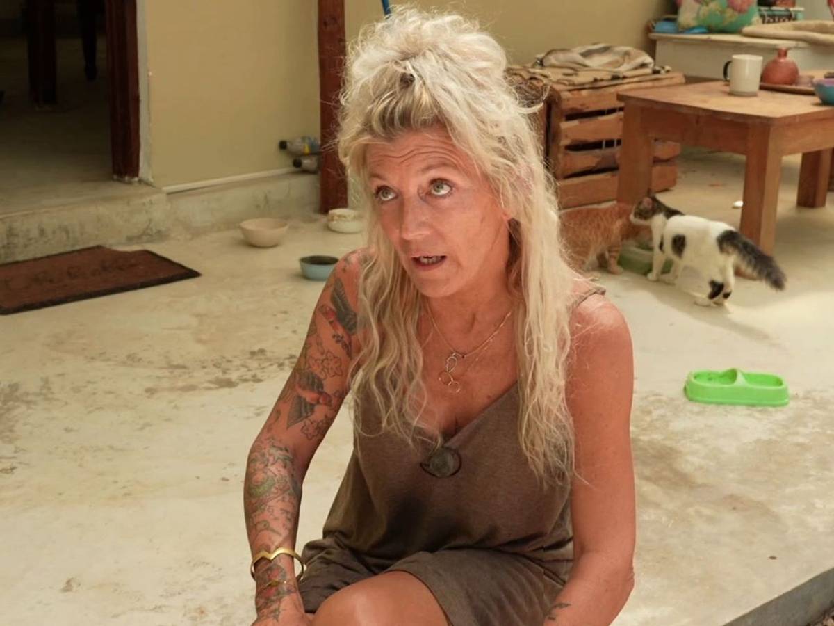 Betrug und Gewalt: Angie erinnert sich an dramatische Szenen. (Bild: VOX)