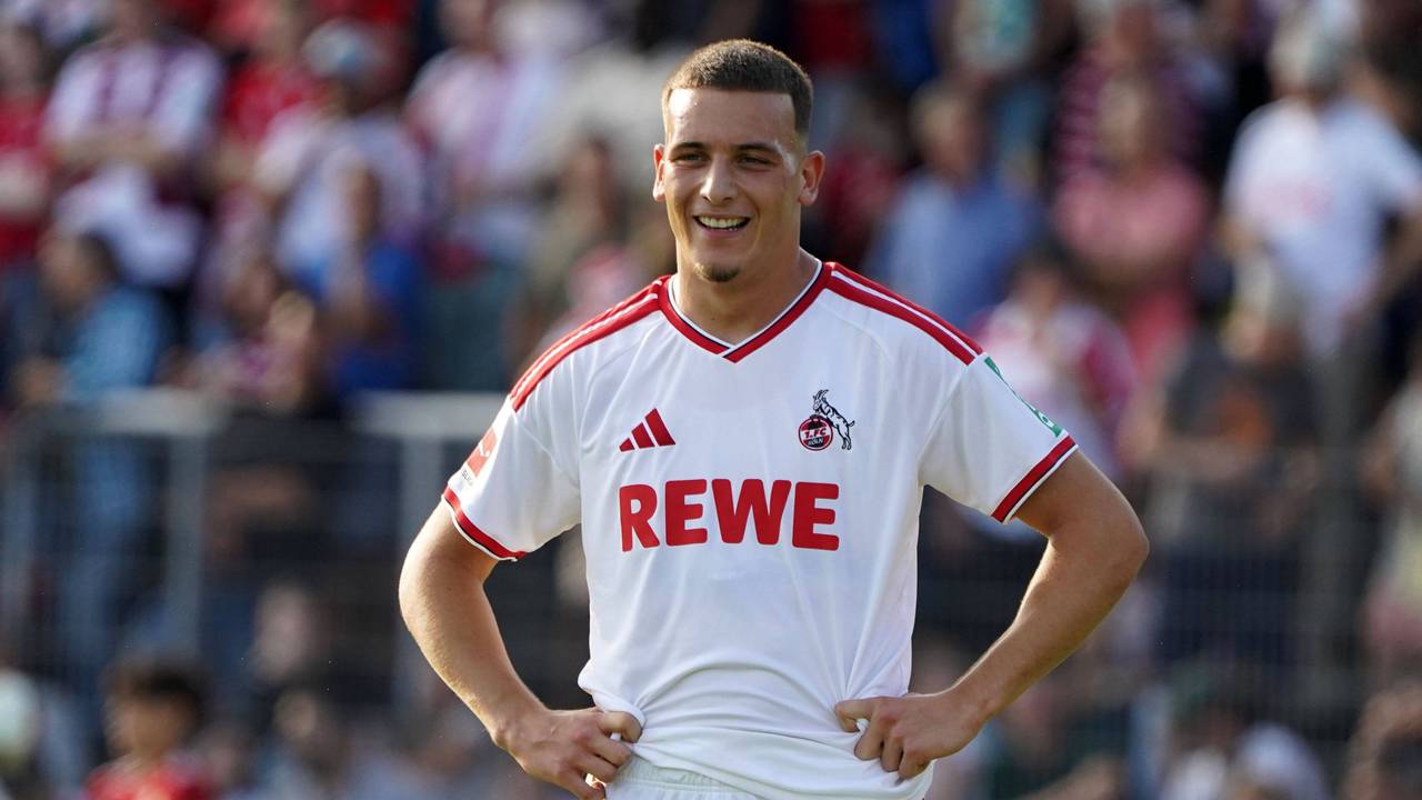 FC-Star Said El Mala im weißen Adidas-Trikot der neuen Saison.