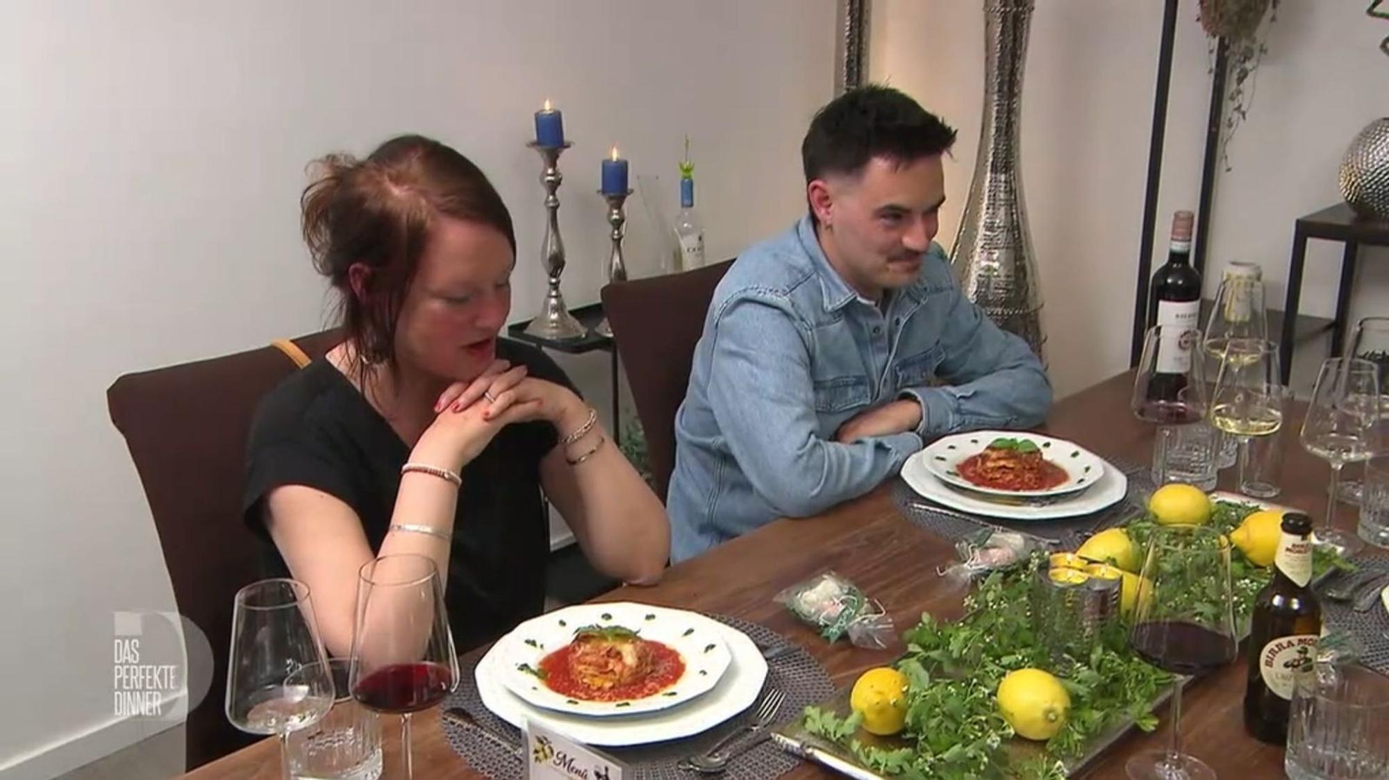 Die Lasagne macht Cordula und Patrick richtig Appetit.
(Bild: RTL)