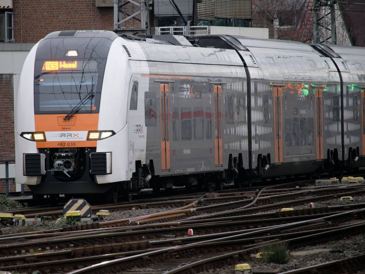 Bei einem Unfall mit einem RE5 (RRX) im Kölner Süden ist ein Jugendlicher lebensgefährlich verletzt worden (Symbolbild)