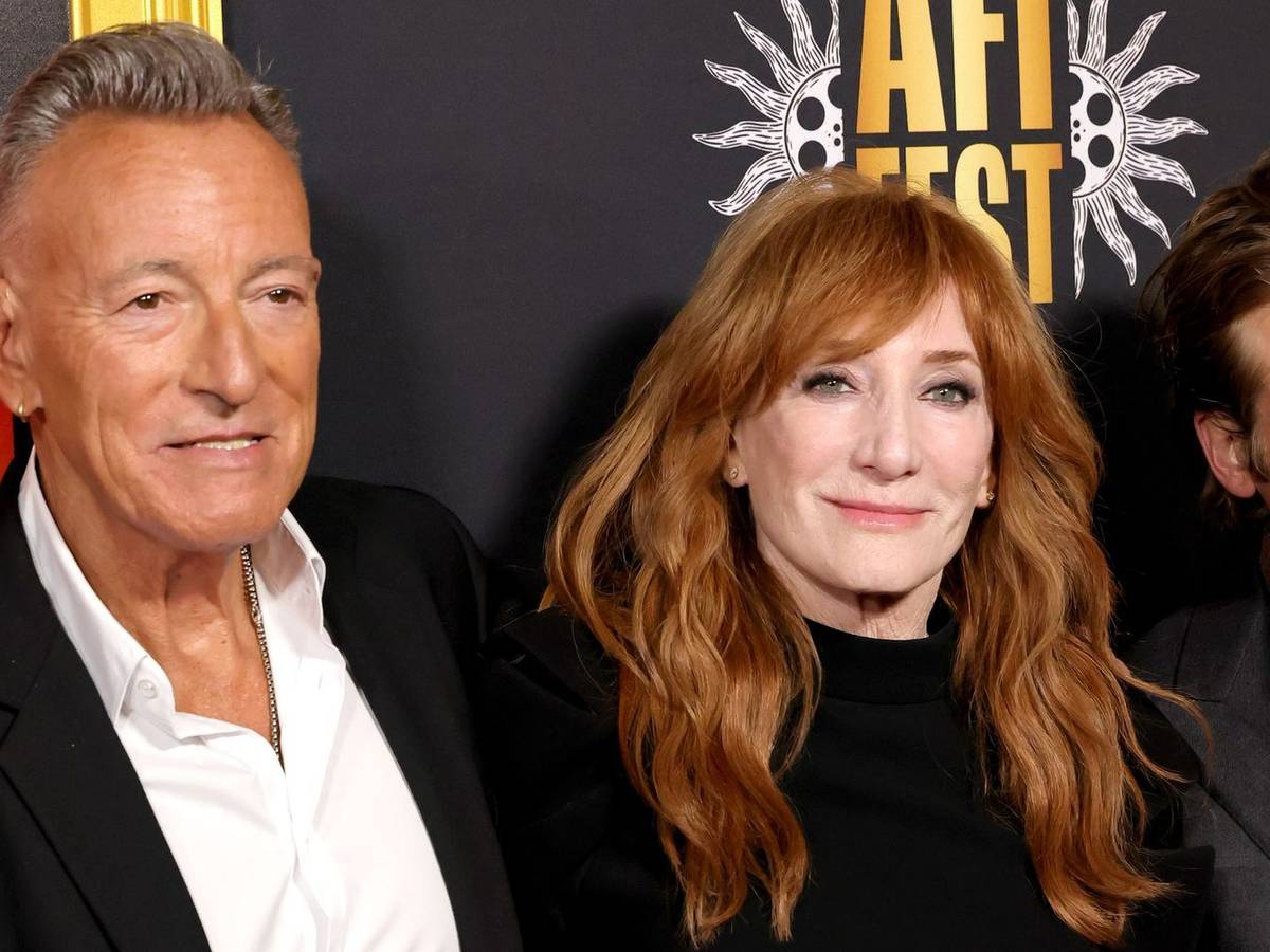 Bruce Springsteen hat im Rahmen einer Benefizveranstaltung über die Krebserkrankung seiner Frau Patti Scialfa gesprochen. (Bild: 2025 Getty Images/Kevin Winter)