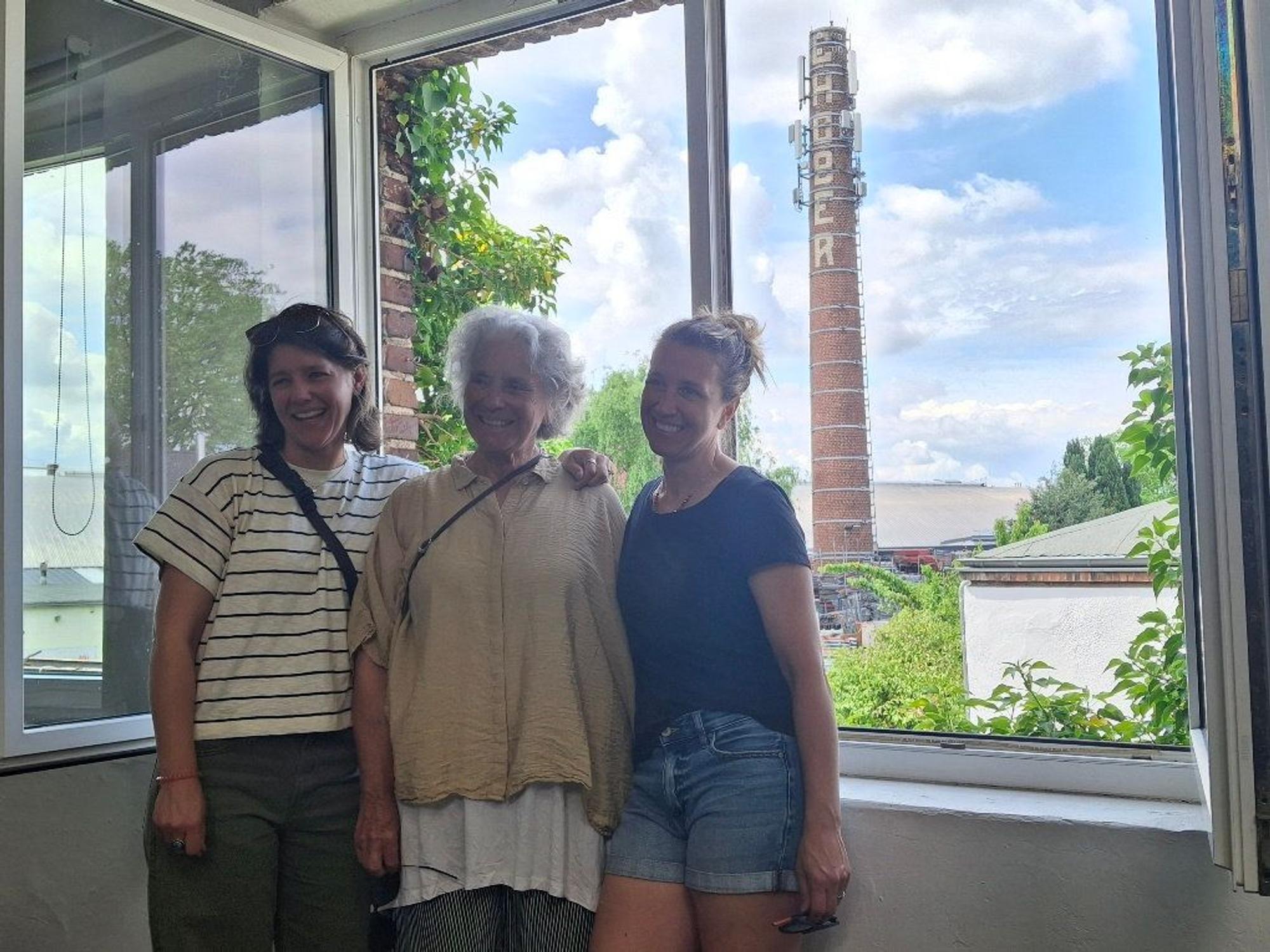 Pam Barnes und ihre Töchter Lisa und Kathryn