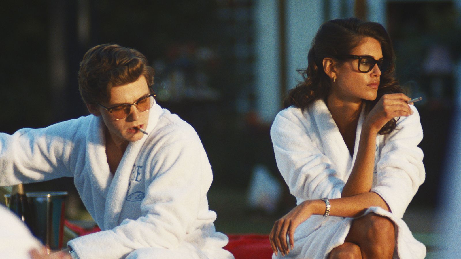 Eigentlich wünscht sich Bret (Igby Rigney) mehr als nur eine Freundschaft mit Susan (Kaia Gerber) (Bild: 2026 FX)