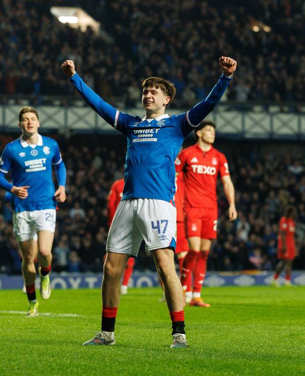 Mikey Moore jubelt nach einem Tor für die Glasgow Rangers