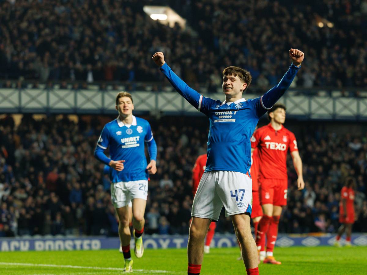 Mikey Moore jubelt nach einem Tor für die Glasgow Rangers