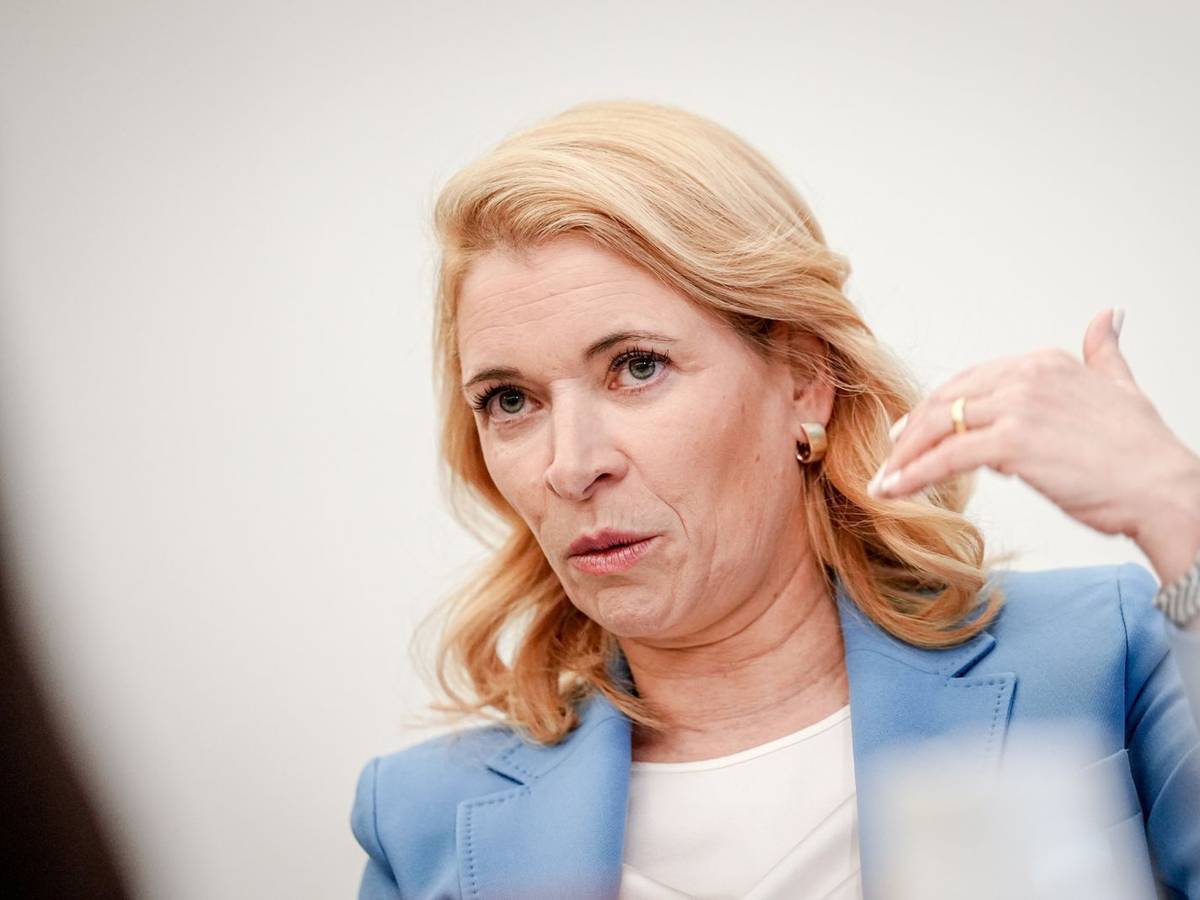 Die Chefin der Deutschen Bahn Evelyn Palla hat in der ZDF-Doku über die Bonuszahlungen für den Vorstand gesprochen. (Bild: ZDF/Kay Nietfeld)