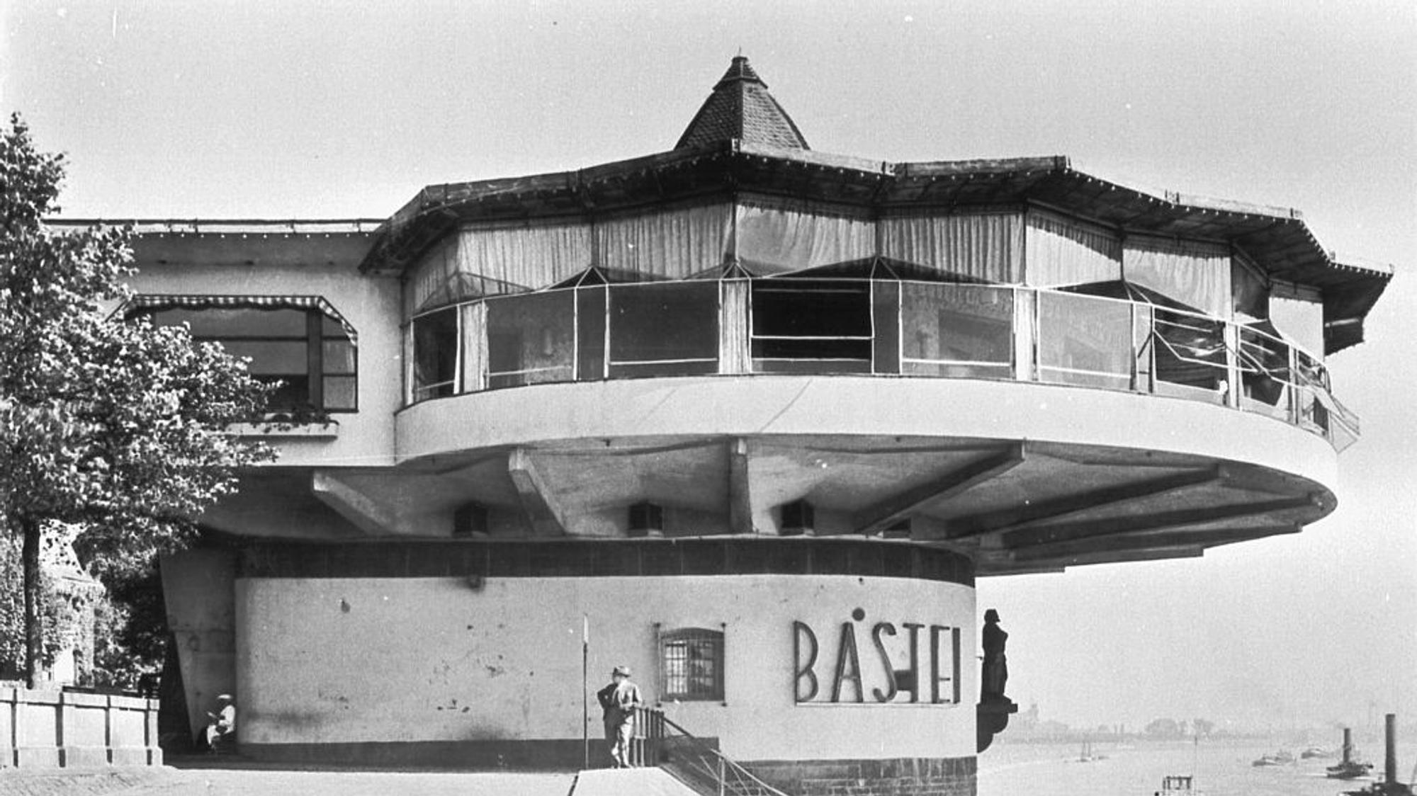 Das Kölner Panorama-Restaurant Bastei nach der Fertigstellung 1924.