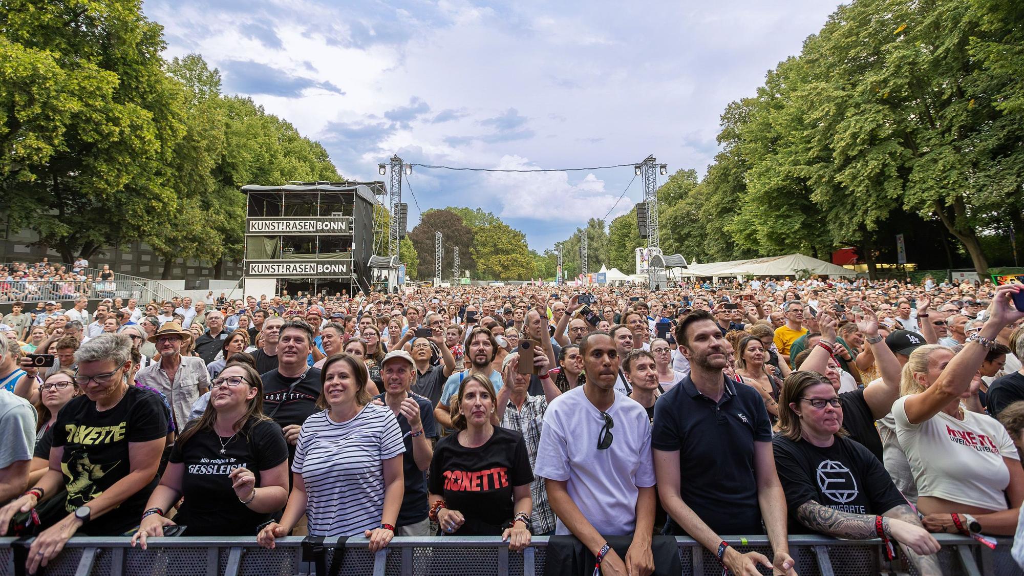 Blick ins Publikum beim Roxette-Konzert in Bonn.