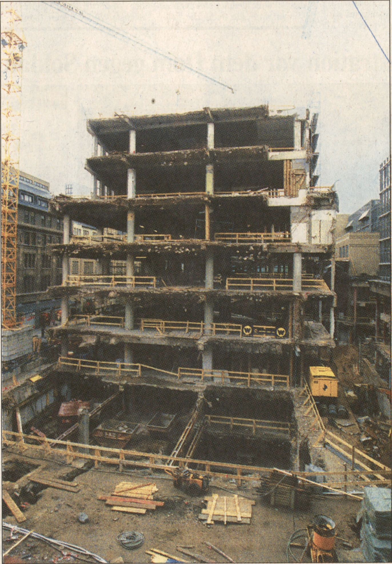 Die Bauruine des ehemaligen Hertie-Komplexes am Neumarkt.