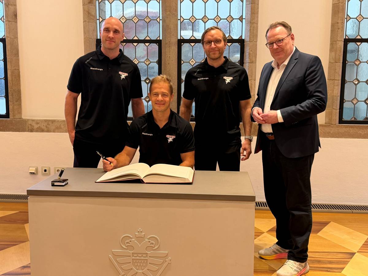 Patrick Russell, Moritz Müller, Frederik Storm und Torsten Burmester im Kölner Rathaus.