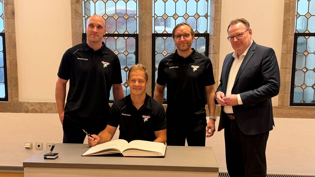 Patrick Russell, Moritz Müller, Frederik Storm und Torsten Burmester im Kölner Rathaus.