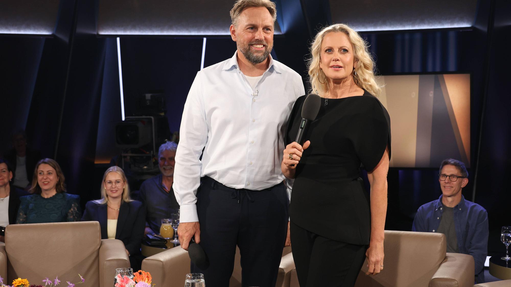 Steven Gätjen & Barbara Schöneberger in Talkshow