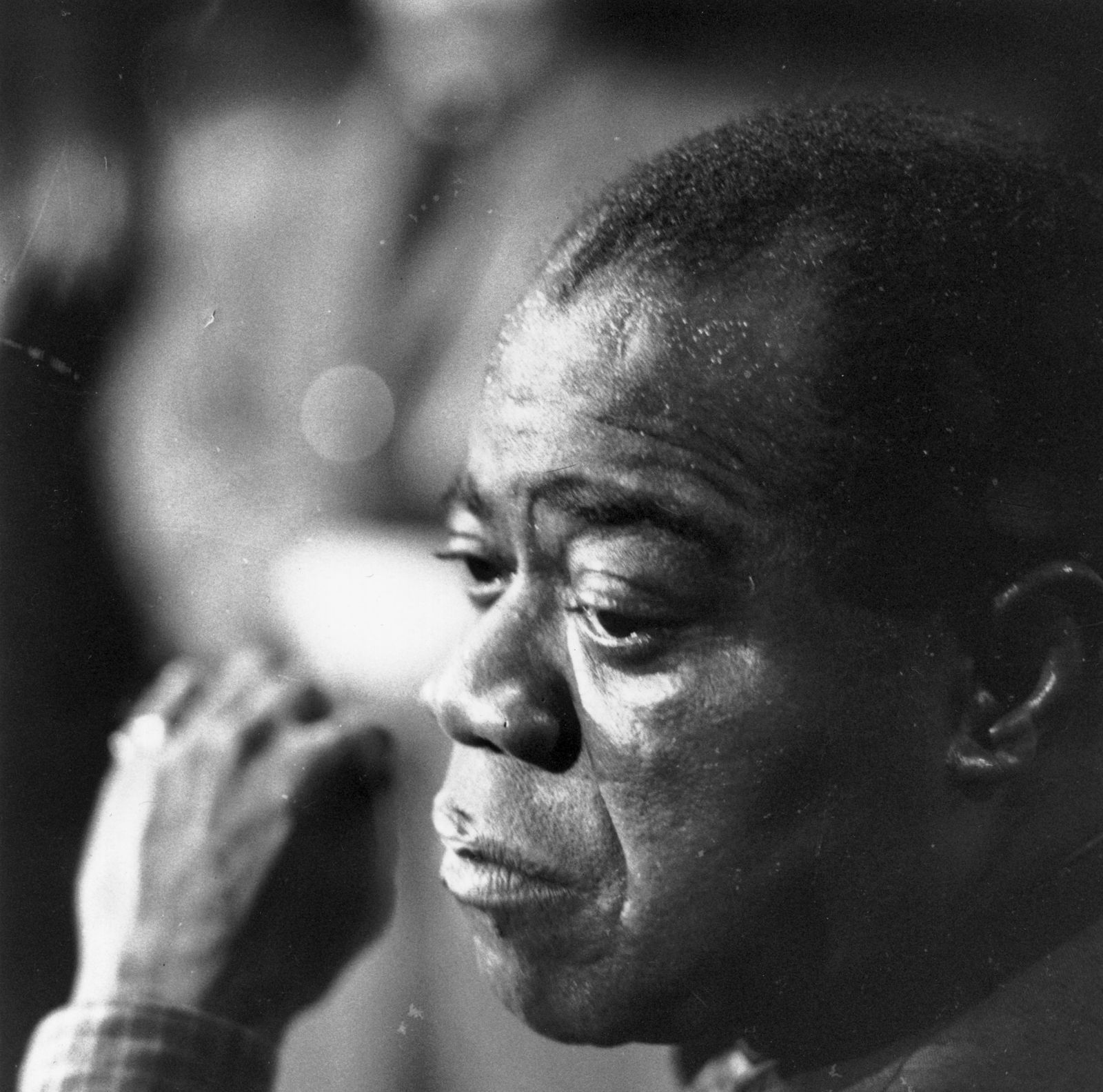Wissenschaftler, die sich näher mit ihm beschäftigten, kamen immer wieder zu dem Ergebnis, dass Armstrongs großer Verdienst darin lag, dass er Schlager und Jazz miteinander verband. (Bild: Erich Auerbach)