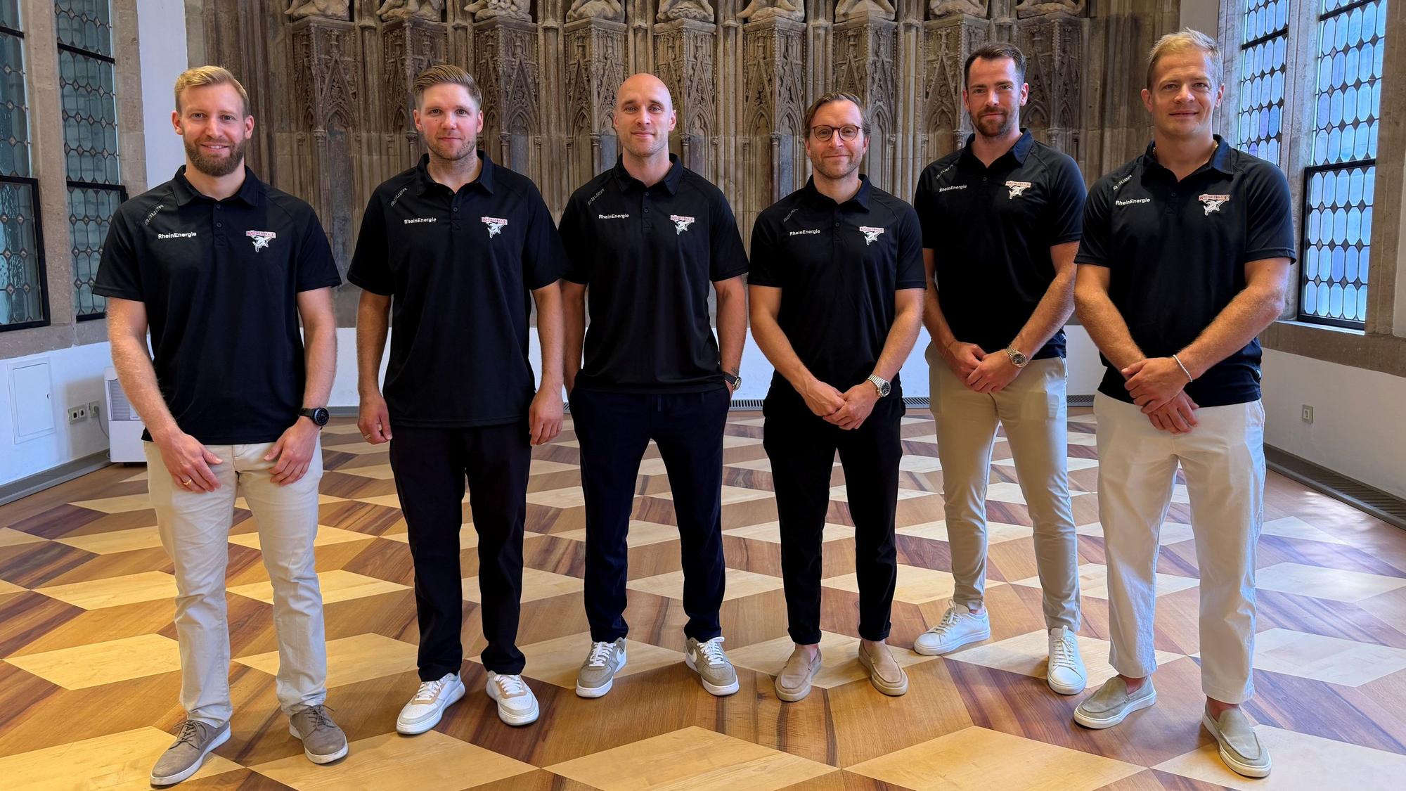 Felix Brückmann, Valtteri Kemiläinen, Patrick Russell, Frederik Storm, Marcel Noebels und Moritz Müller im Kölner Rathaus.