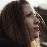 Cecilia ringt um die Beziehung zur Mutter. (Bild: ZDF / Benjamin Hotz)