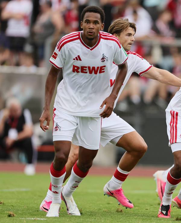 Yannick Mausehund (r.) und Youssoupha Niang im Testspiel gegen Rheinsüd.