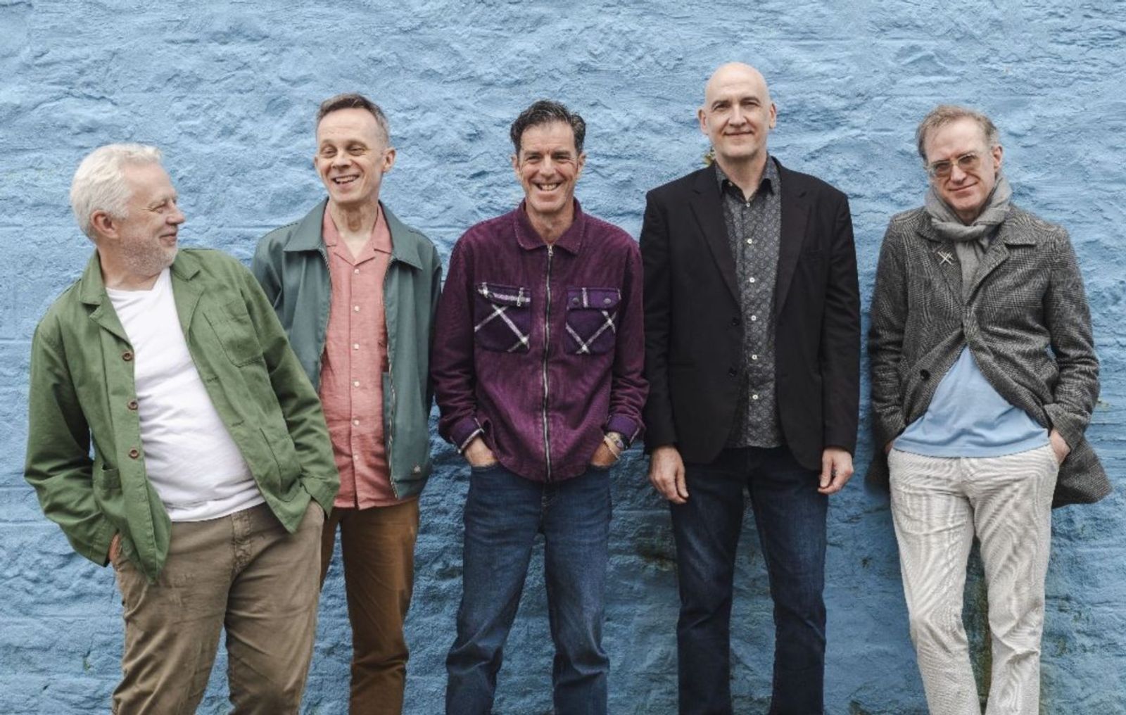 Am 31. Juli veröffentlichten die Trashcan Sinatras ein neues Album, jetzt ist Sänger und Gitarrist John Douglas (links) im Alter von 63 Jahren gestorben. (Bild: Stephanie Gibson)