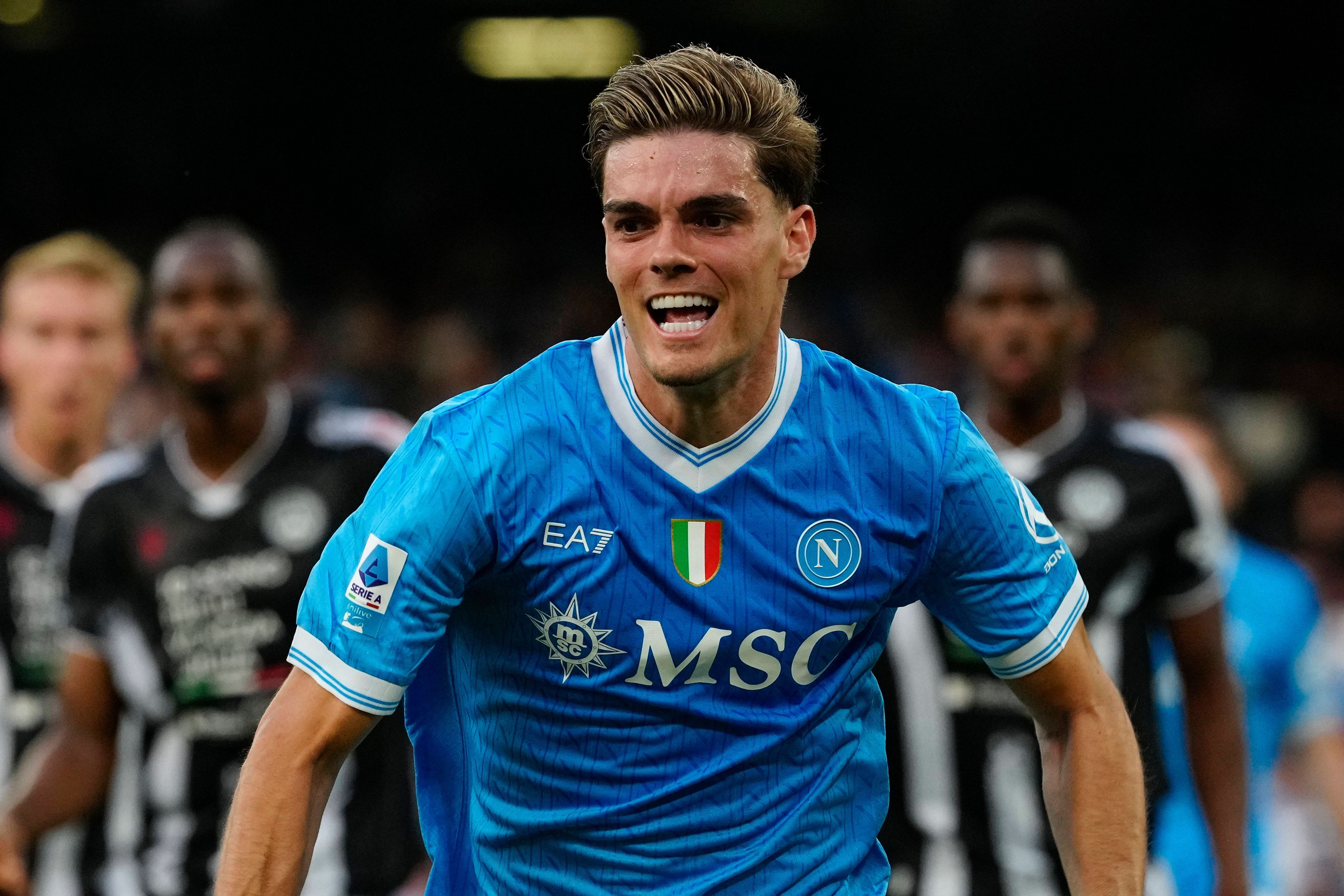 Miguel Gutierrez jubelt im Neapel-Trikot.