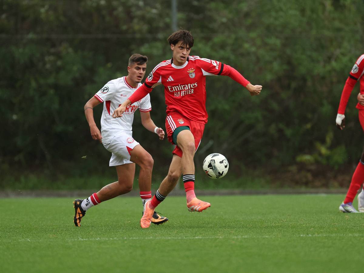 Gil Neves am Ball.
