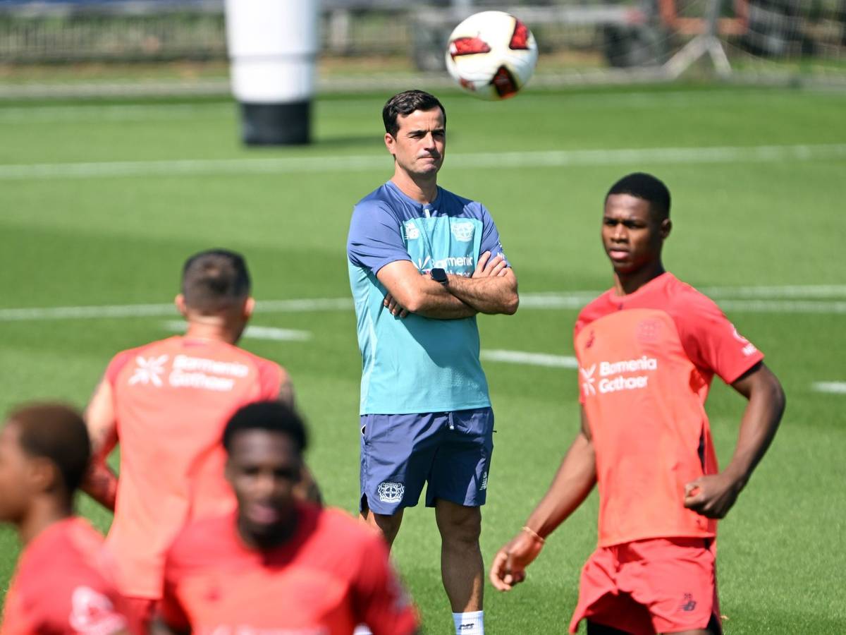 Carles Martinez beim Training von Bayer Leverkusen.
