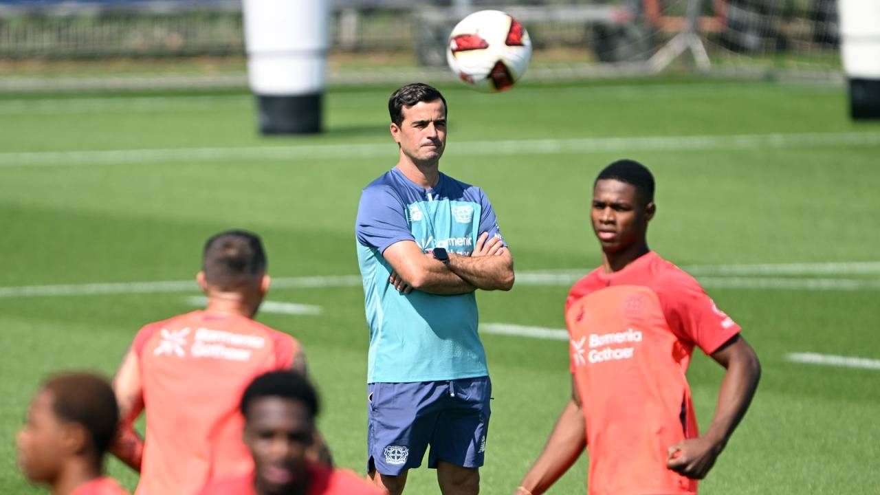 Carles Martinez beim Training von Bayer Leverkusen.