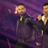 Eloy de Jong performt beim „Silvester-Schlagerboom“ neben Jay Khan.