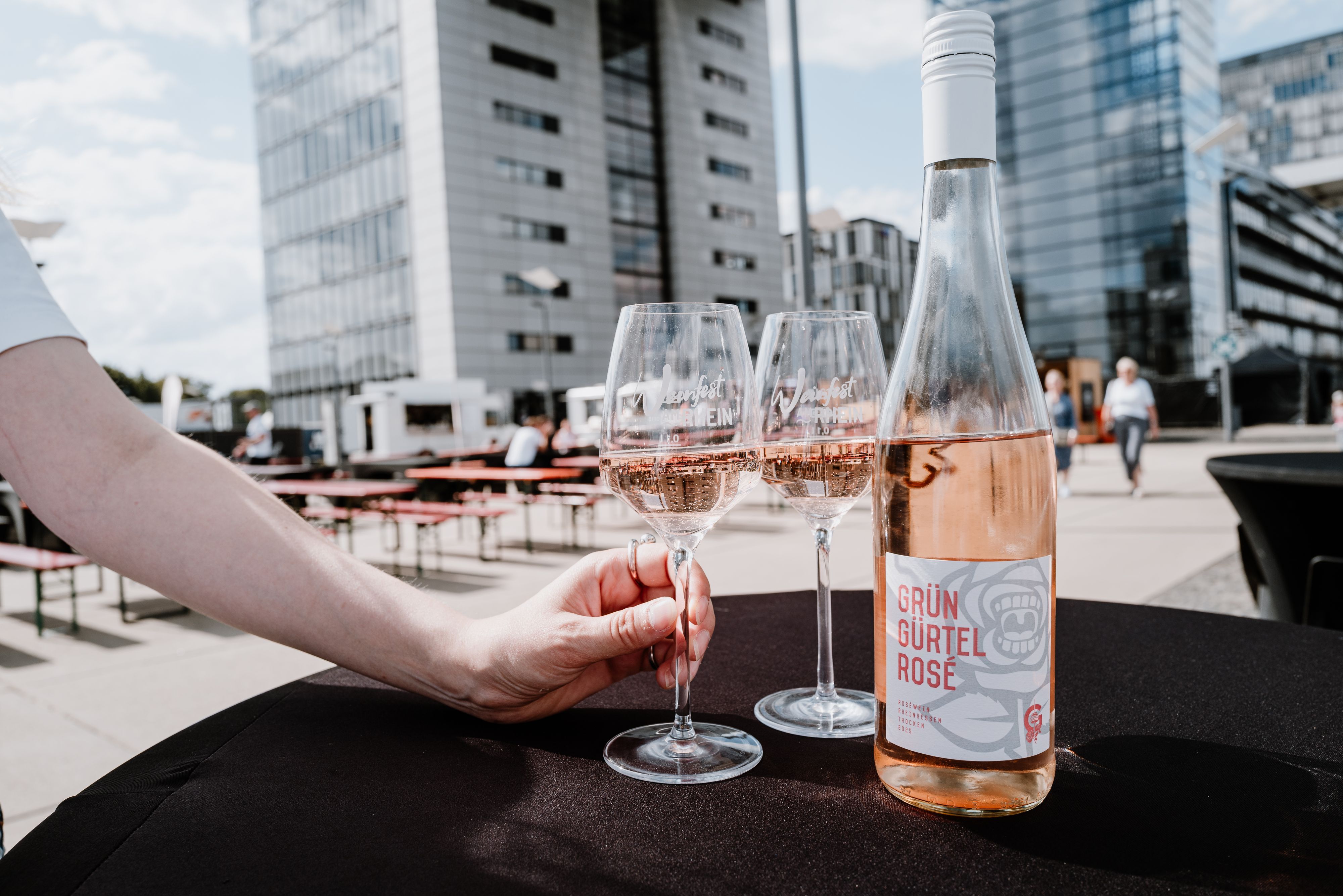 Eine Flasche vom Grüngürtelrosé.