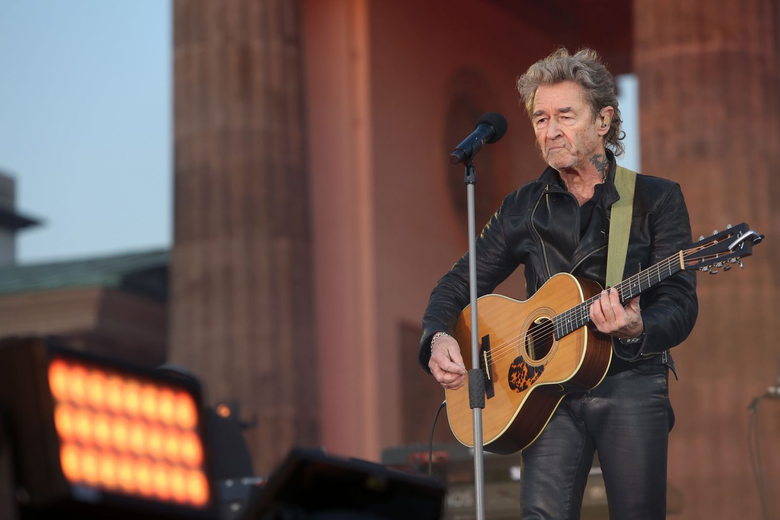 Peter Maffay setzte bei seinem Auftritt ein Zeichen gegen Hass und für Toleranz. (Bild: 2022 Getty Images/Adam Berry)