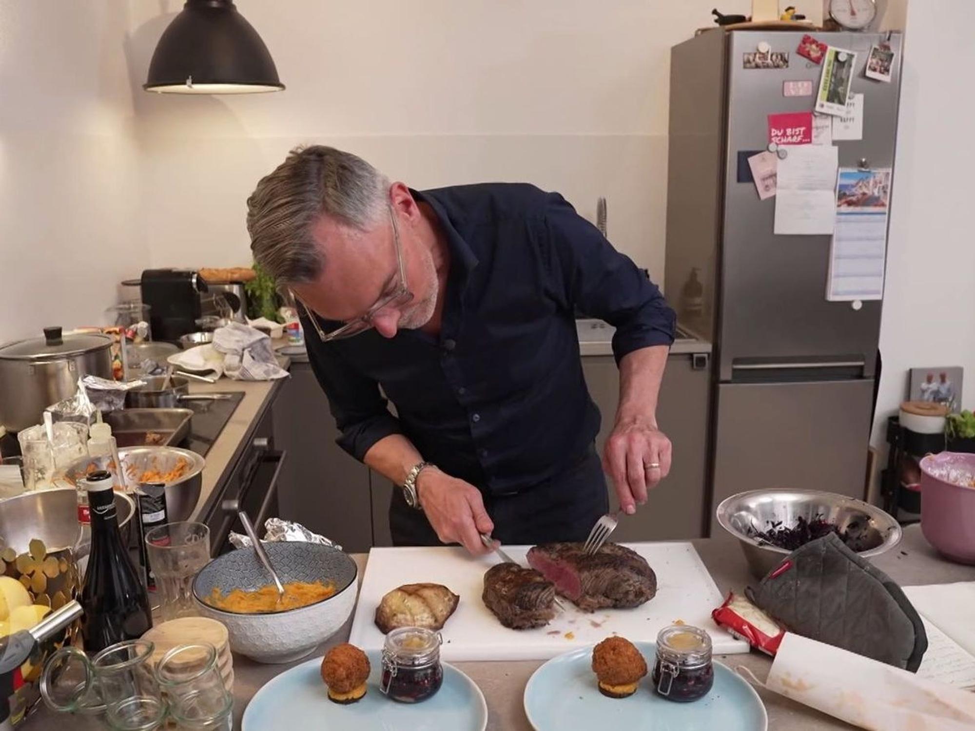 Genau so hat sich Tobi sein Roastbeef vorgestellt. Hat nur bisschen lange gedauert.
(Bild: RTL)