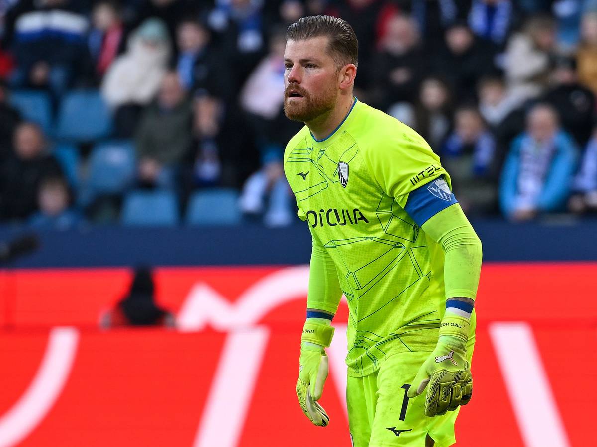 Timo Horn steht im Tor.